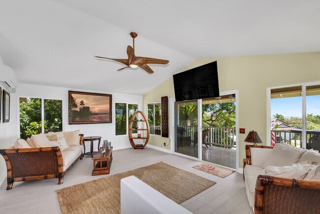 Building Photo - Pet Friendly, Fully Furnished Home in Keau...