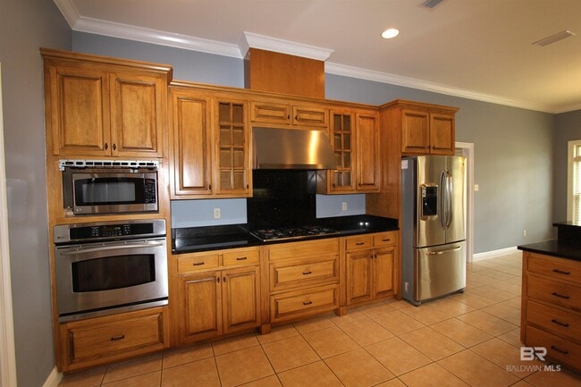 Building Photo - 9948 Sommerset Dr