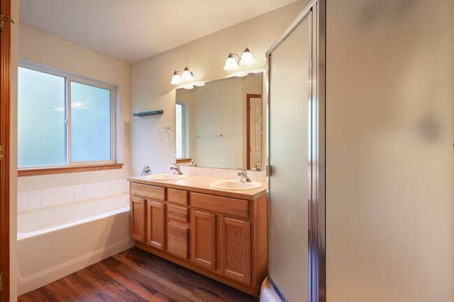 Building Photo - Charming 4-Bedroom Home on Tumwater Hill –...