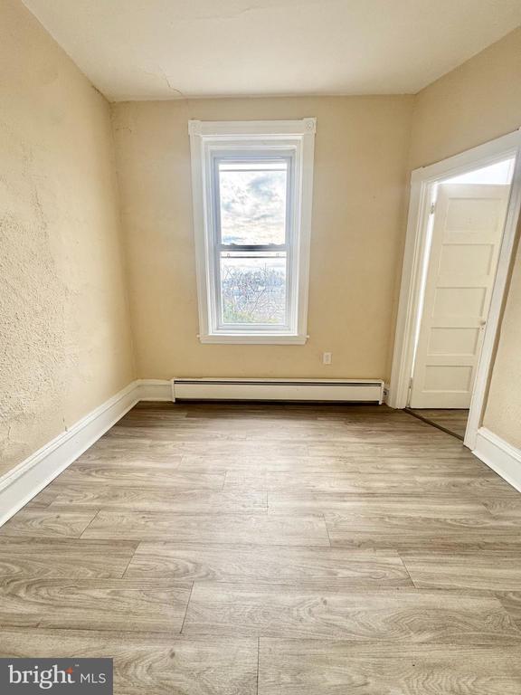 Building Photo - 5040 Walnut St