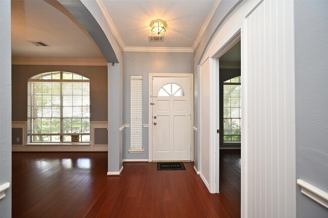 Building Photo - 6419 Sutter Park Ln