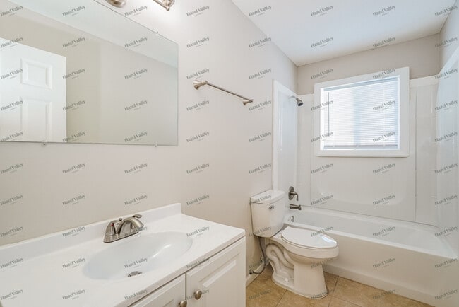 Building Photo - 4906 Refugee Rd