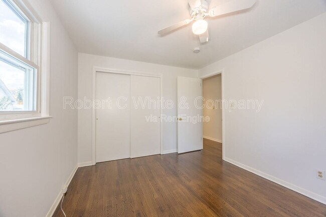 Building Photo - 32 Marshall St