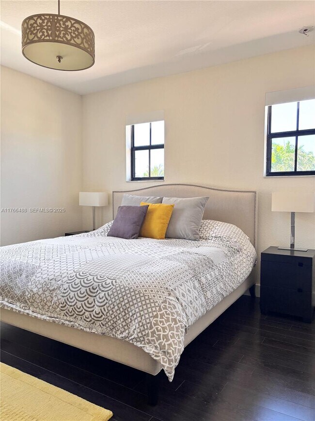 Building Photo - 8895 NW 99th Ct