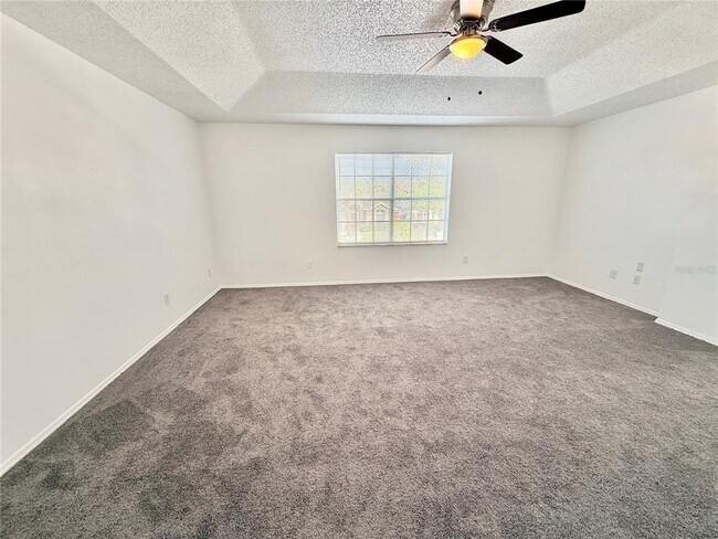 Building Photo - 3237 Fairfield Dr