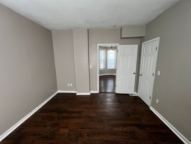 Building Photo - Charming 3-Bedroom Home in Washington Weat...