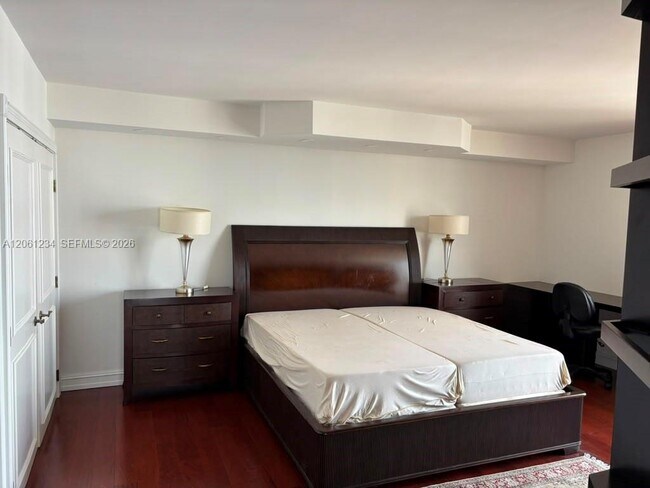 Building Photo - 19355 Turnberry Way