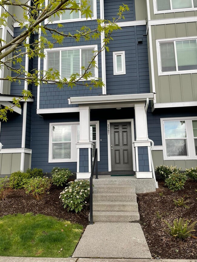 Primary Photo - 3507 30th Dr