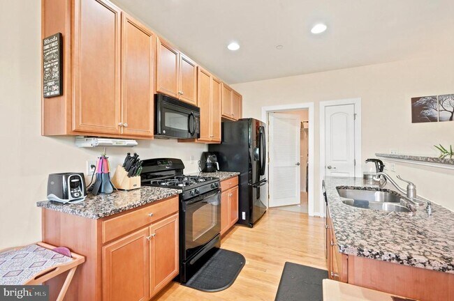 Building Photo - 4437 Driftwood Dr