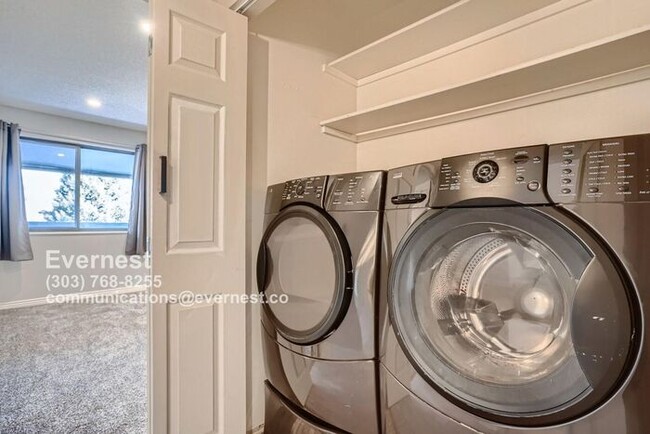 Building Photo - Stylish One-Bedroom Condo in Prime Denver ...