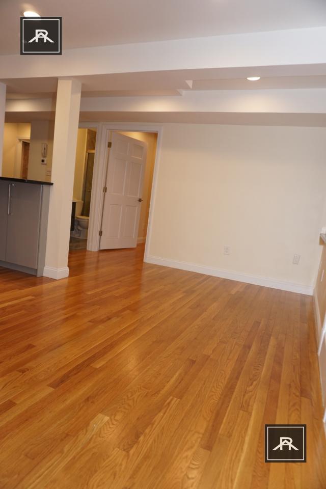 Building Photo - 3 bedroom in Brookline MA 02445