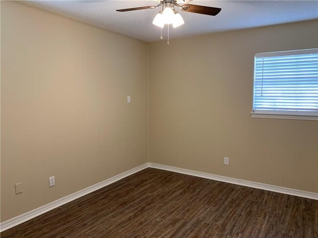 Building Photo - 2329 Genoa Dr