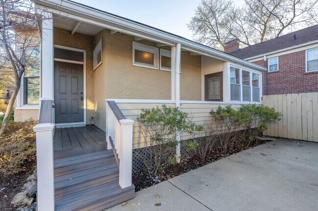 Building Photo - 1619 Ellwood Ave