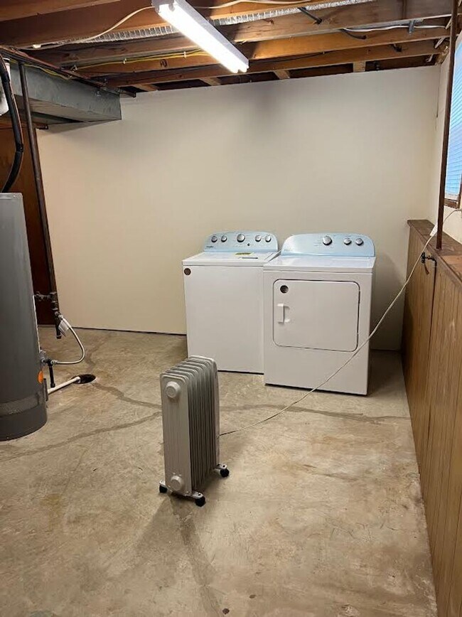 Building Photo - 219 W Market St