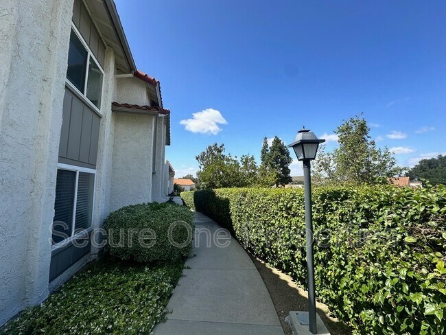 Building Photo - 248 Green Heath Pl