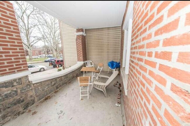Building Photo - 1236 S 45th St