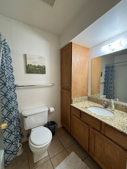 Building Photo - 257 E 500 N