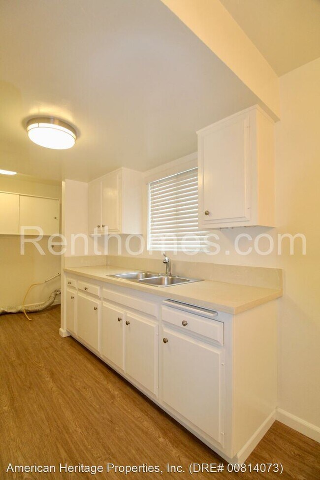 Building Photo - 2 br, 1 bath House - 733 Snapdragon Street