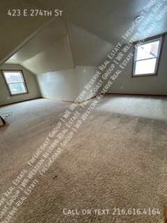 Building Photo - 423 E 274th St