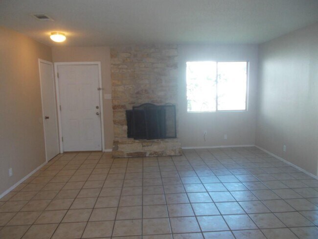 Building Photo - 8710 Piney Point Dr