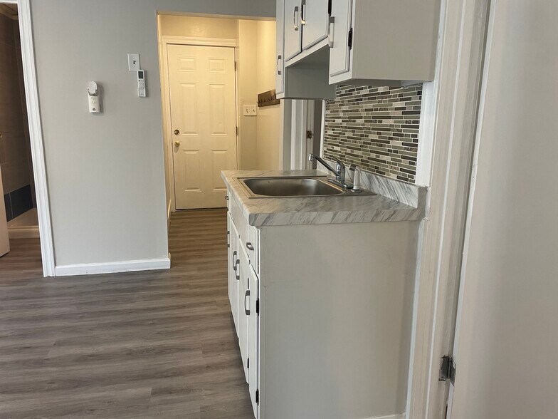 Building Photo - 61 Gage St