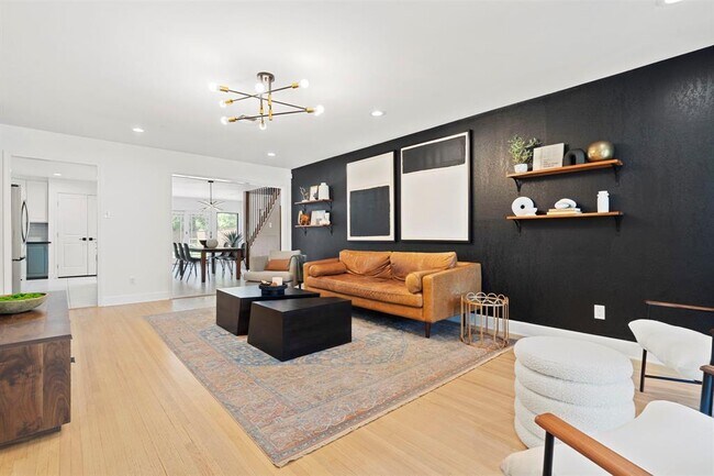 Building Photo - 8537 Panatella Dr