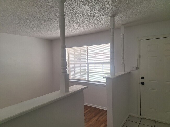 Building Photo - Welcome Home to This Inviting 3-Bedroom Watauga Gem