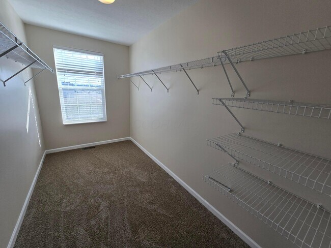 Building Photo - 140 Saddlebred Cir