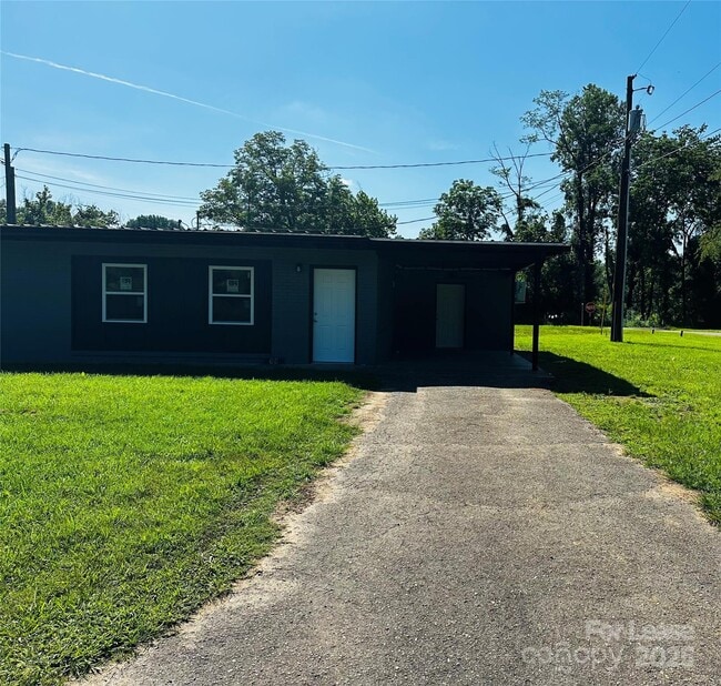 Primary Photo - 39 Hawkins Rd