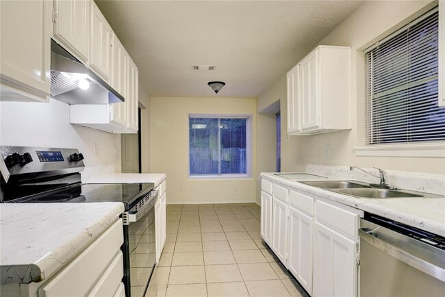 Building Photo - 16403 Quail Call Dr