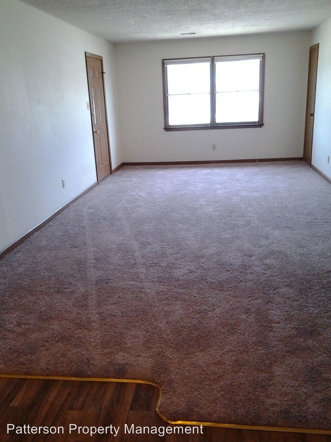 Building Photo - 2512 Southridge Dr