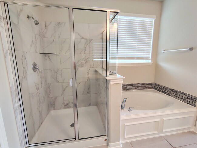 Building Photo - 9822 Willow Crown Ln