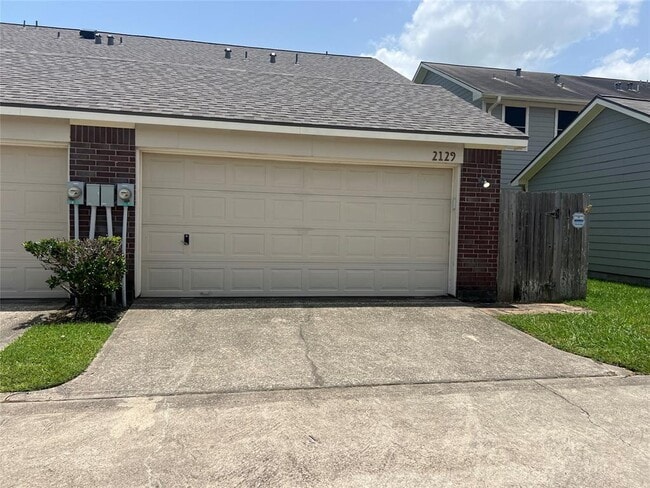 Building Photo - 2129 Kemah Village Dr