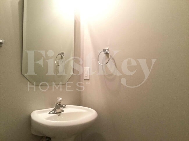 Building Photo - 1020 Brook Valley Run