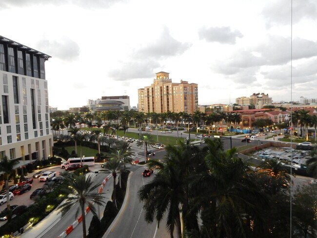 Building Photo - 550 Okeechobee Blvd