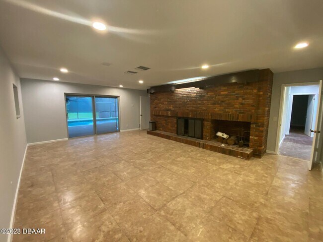 Building Photo - 1 Arrowhead Dr