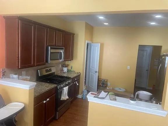 Building Photo - 1575 Faircrest Ln