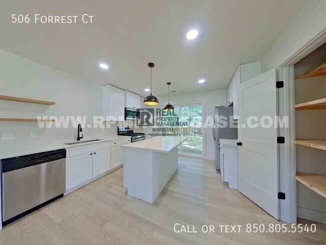 Building Photo - 506 Forrest Ct