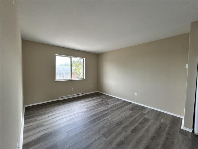 Building Photo - 108 Cunningham Ln