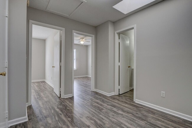 Building Photo - 144 Charter Dr