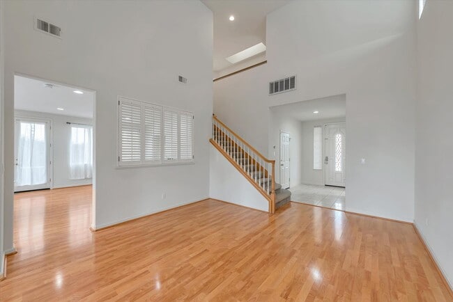 Building Photo - Spacious 4 Bedroom Home. Located in Cupertino