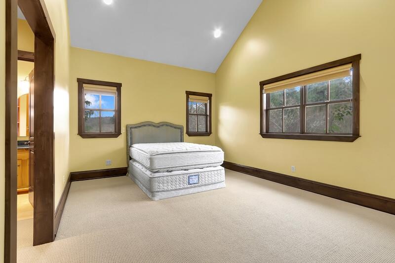 Building Photo - 521 Redmond-Fall City Rd SE