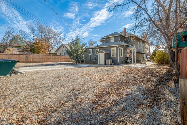 Building Photo - Renovated Upstairs 4-Bedroom, 2-Bath Apart...