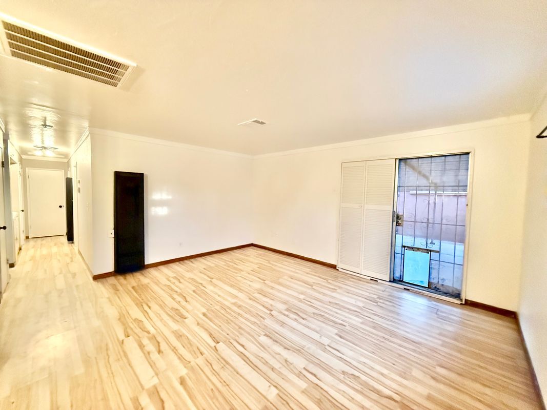 Building Photo - 482 Aztec Ln