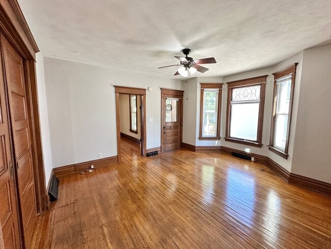 Building Photo - 226 Griffing Ave