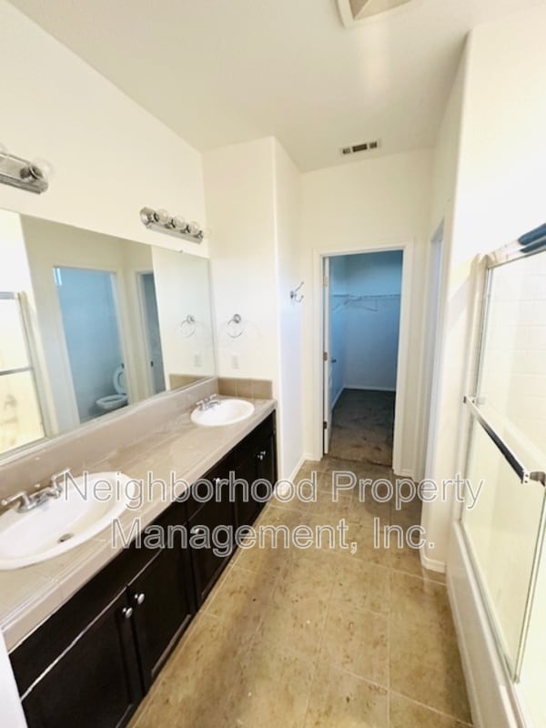 Building Photo - 4042 Trenton Ave