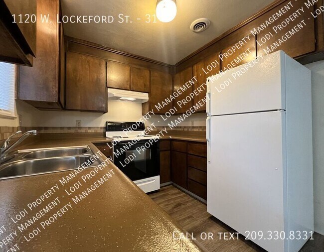 Building Photo - 1120 W Lockeford St