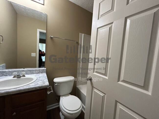 Building Photo - 5616 Union Pointe Dr