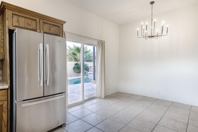 Building Photo - 53740 Avenida Navarro