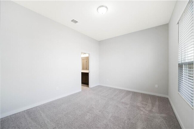 Building Photo - 15008 Forum Ave